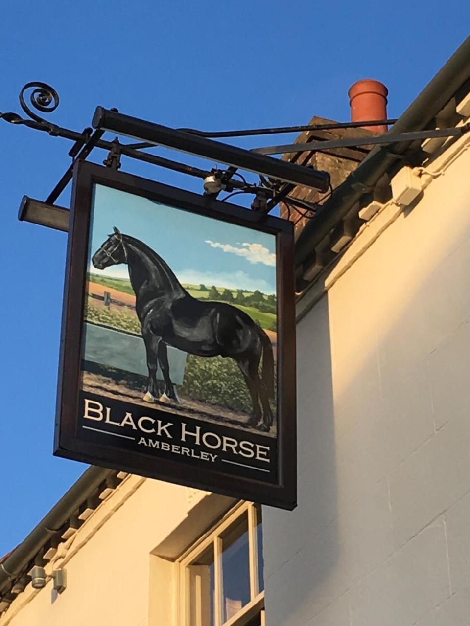 Black Horse แอมเบอร์ลีย์ ภายนอก รูปภาพ